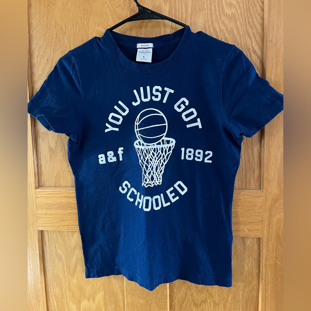 Abercrombie kids graphic t-shirt-“You just got schooled” basketball size L